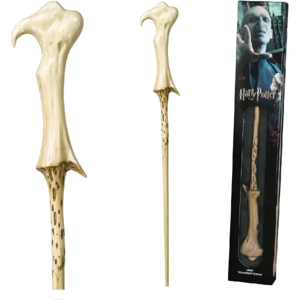 Bacchetta di Lord Voldemort The Noble Collection in scatola con finestra trasparente