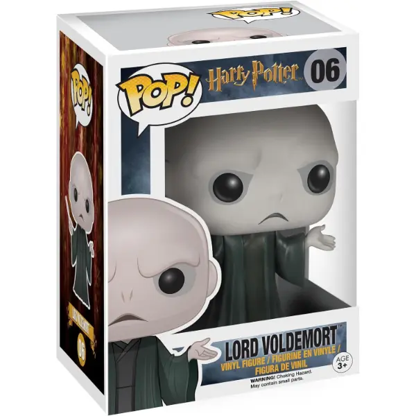 Funko Pop Lord Voldemort in vinile con veste scura nella scatola da collezione