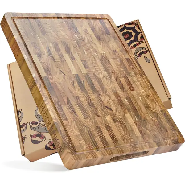 Tagliere in teak oliato per il servizio